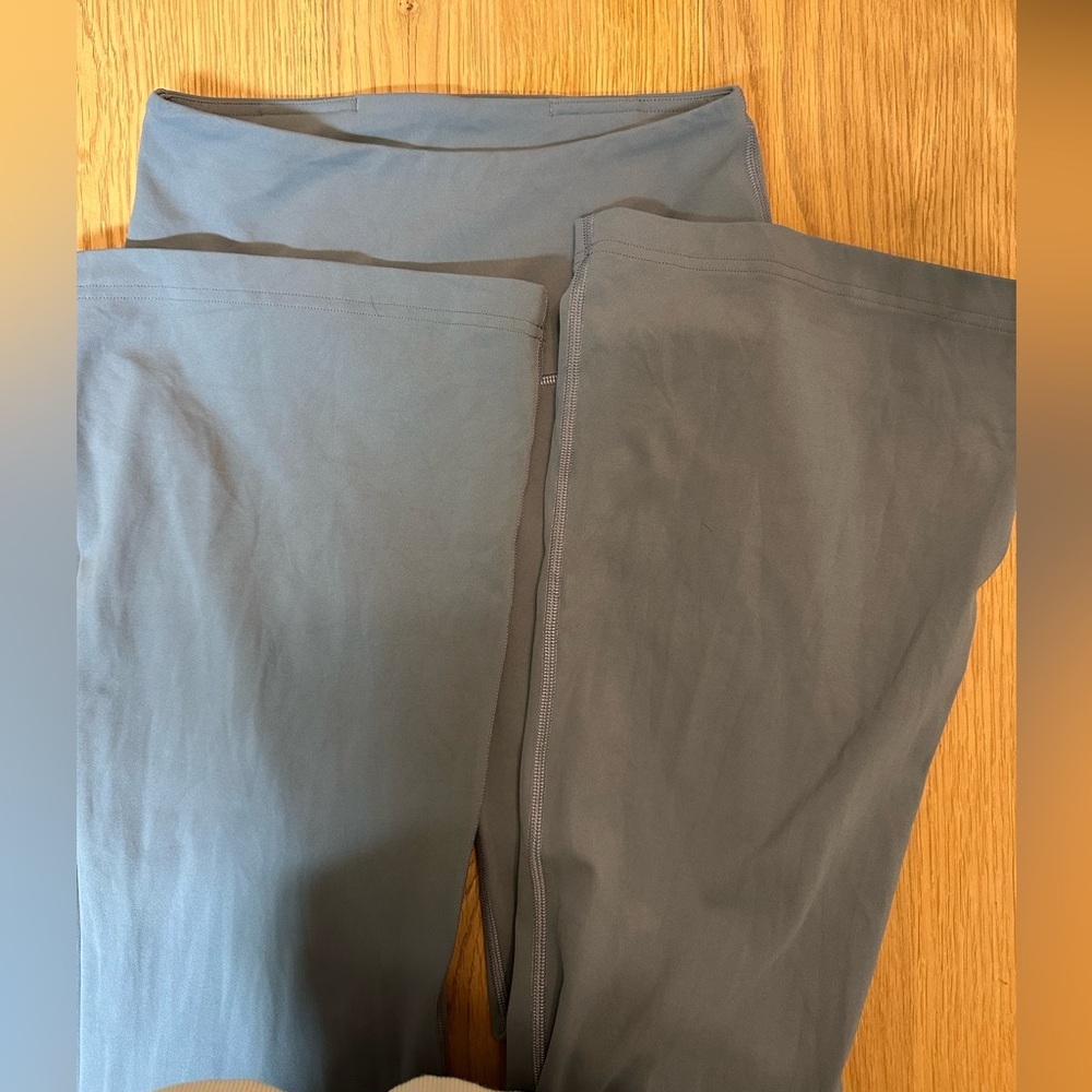Lululemon Groove Super High Rise Flared Pant *Regular Belgian Blue Size 4 - Picture 2 of 5
